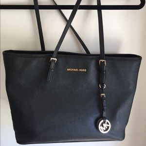 Micheal Kors jet setter tote